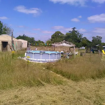 Luxury tent Tentes Bohemes Dans Un Ecolieu Avec Piscine Hors-sol