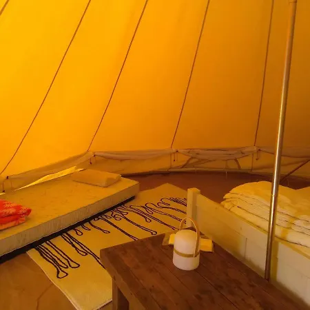 Luxury tent Tentes Bohemes Dans Un Ecolieu Avec Piscine Hors-sol Peault