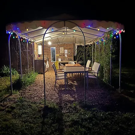 Tentes Bohemes Dans Un Ecolieu Avec Piscine Hors-sol * Peault