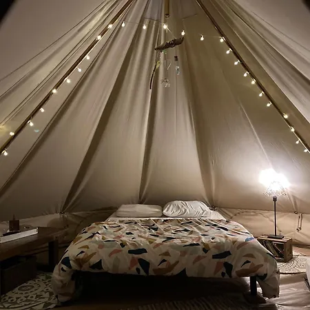 Tentes Bohemes Dans Un Ecolieu Avec Piscine Hors-sol Luxussátor *