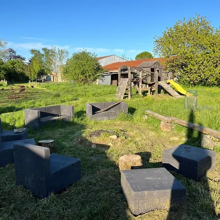 Luxury tent Tentes Bohemes Dans Un Ecolieu Avec Piscine Hors-sol Peault