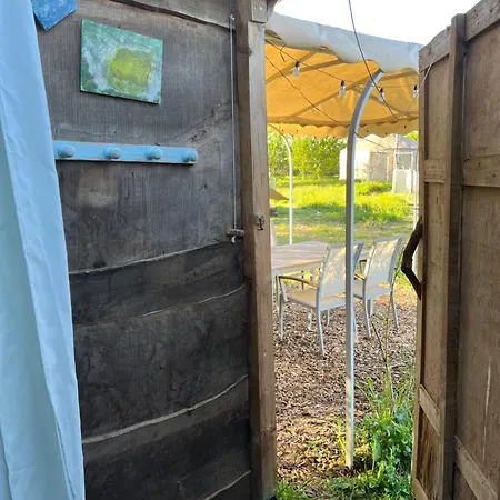 Tentes Bohemes Dans Un Ecolieu Avec Piscine Hors-sol * Peault