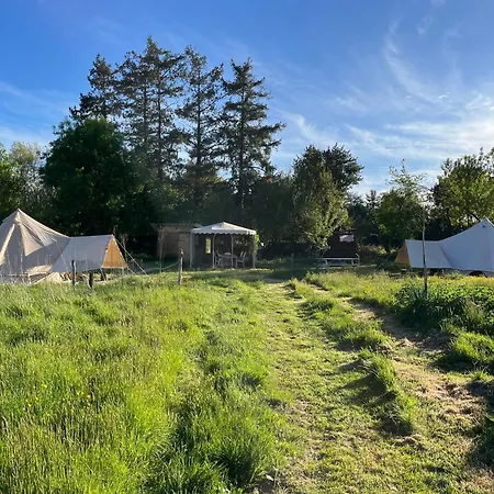 Luxury tent Tentes Bohemes Dans Un Ecolieu Avec Piscine Hors-sol