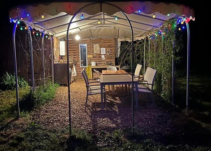 Tentes Bohemes Dans Un Ecolieu Avec Piscine Hors-sol * Peault