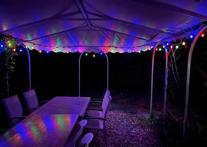 Tentes Bohemes Dans Un Ecolieu Avec Piscine Hors-sol *