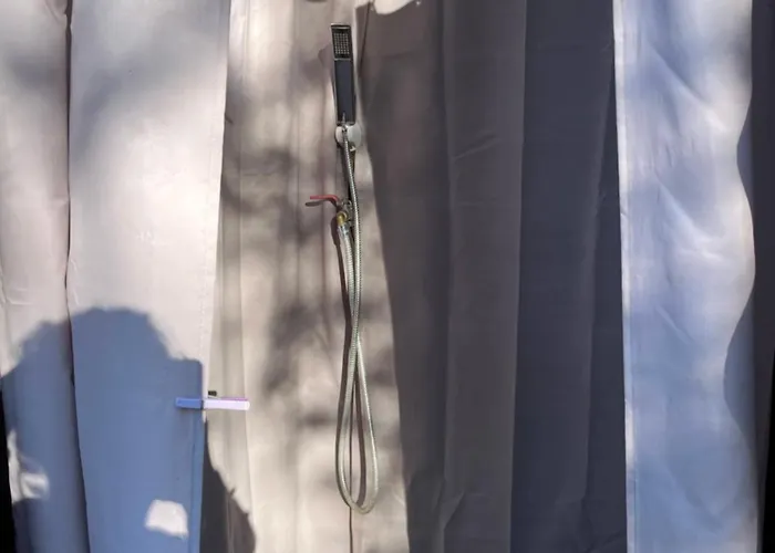 Tentes Bohemes Dans Un Ecolieu Avec Piscine Hors-sol Οργανωμένο κάμπινγκ