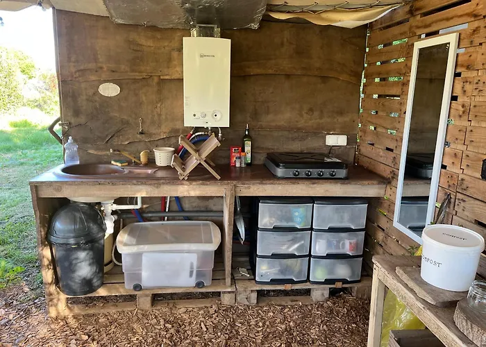 Роскошный шатер Tentes Bohemes Dans Un Ecolieu Avec Piscine Hors-sol *