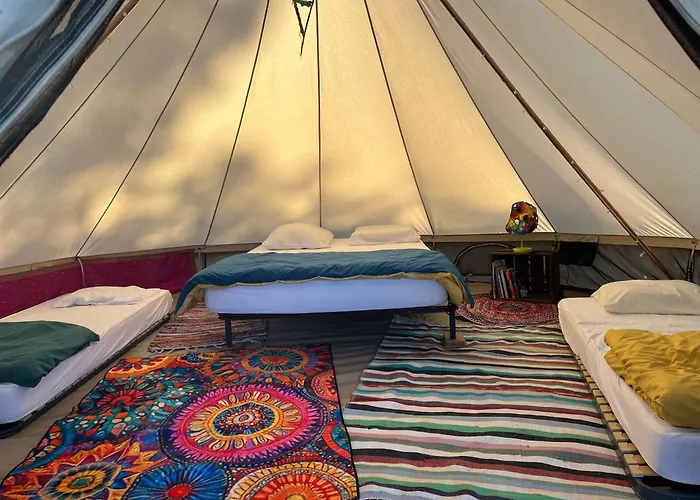 Роскошный шатер Tentes Bohemes Dans Un Ecolieu Avec Piscine Hors-sol