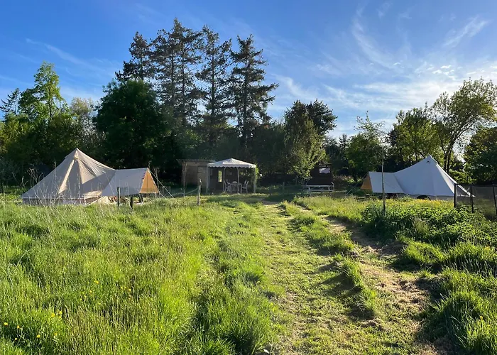 Роскошный шатер Tentes Bohemes Dans Un Ecolieu Avec Piscine Hors-sol